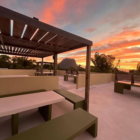 Loukaz -Entire Rental Units W Panoramic Rooftop Coteau Raffin Exterior foto