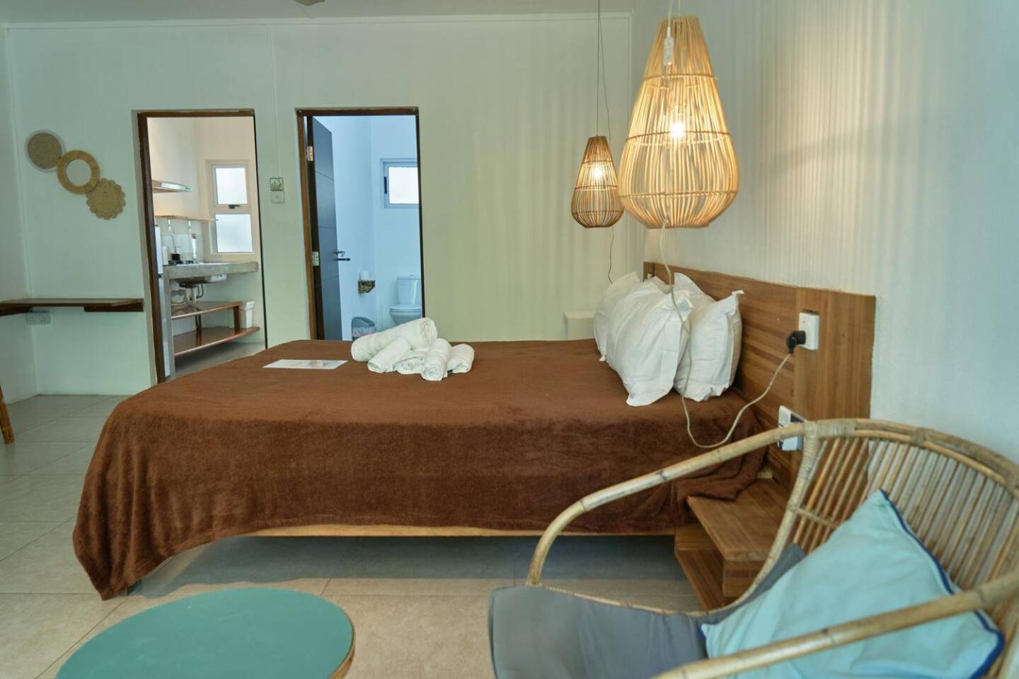 Loukaz -Entire Rental Units W Panoramic Rooftop Coteau Raffin Exterior foto